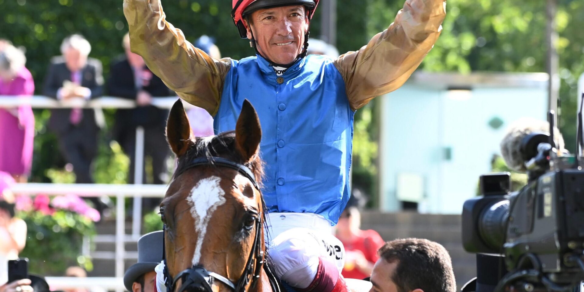 Royal Ascot 22-6-23 Courage Mon Ami and Frankie Dettori win the Gold Cup (Group 1) for owner Wathnan racing and trainer John Gosden