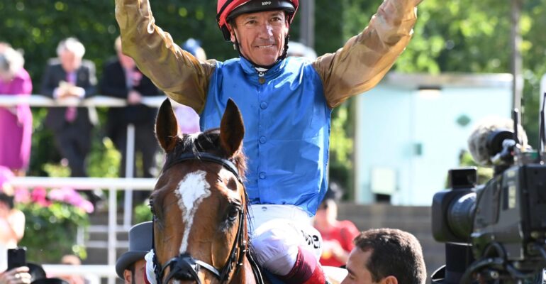 Royal Ascot 22-6-23 Courage Mon Ami and Frankie Dettori win the Gold Cup (Group 1) for owner Wathnan racing and trainer John Gosden
